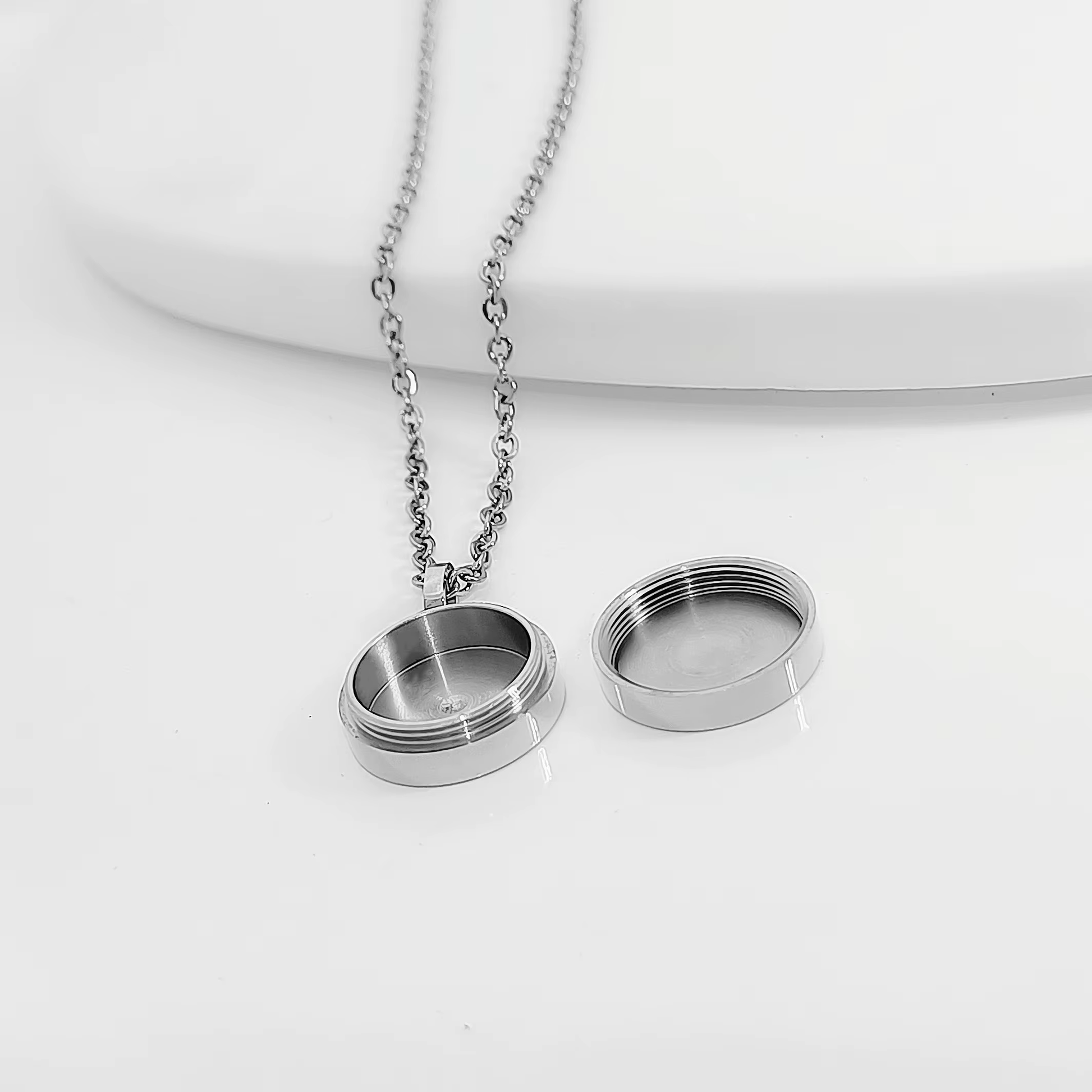 Stainless Gold Memorial Kinsfolk Box Pendant image 1